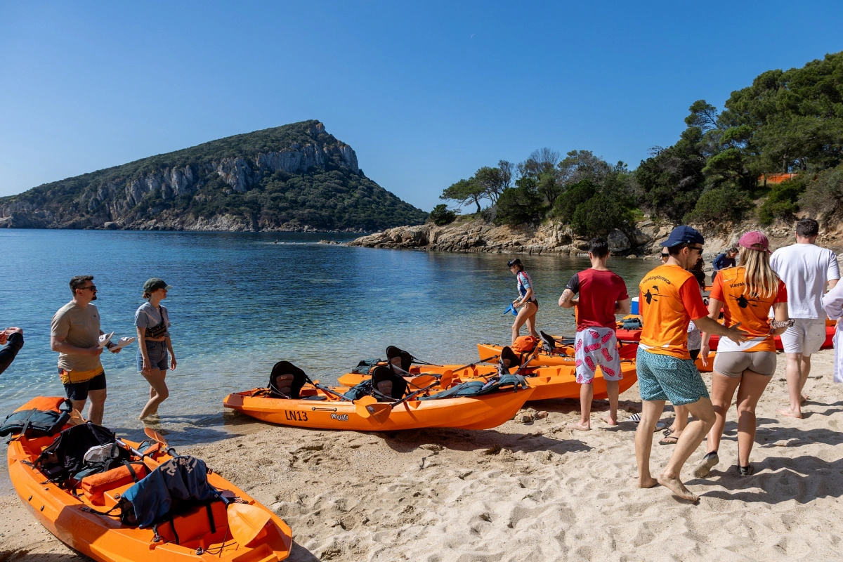Cala Moresca: La Spiaggia Selvaggia Di Golfo Aranci In Sardegna Dalle Acque Cristalline Golfo Aranci Cala Moresca: La Spiaggia Selvaggia Di Golfo Aranci In Sardegna Dalle Acque Cristalline Golfo Aranci