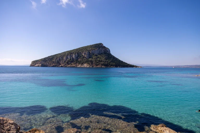 Isola di Figarolo vista da Cala Moresca